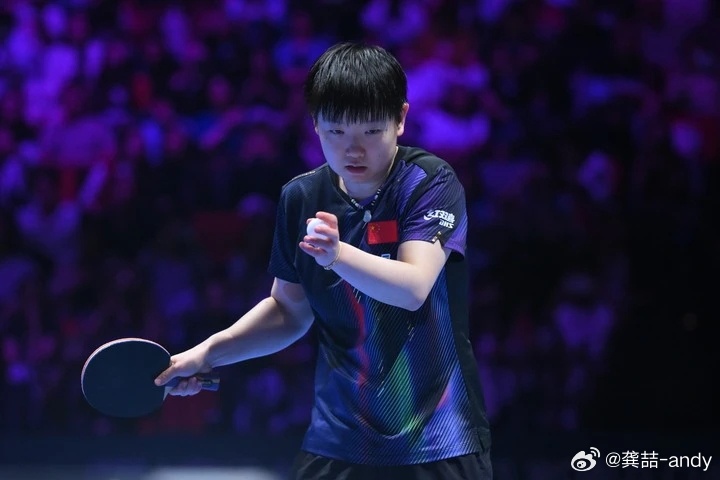 孙颖莎冠军莎莎实力惊人且发挥十分稳定更有大家的全力支持 更何况她还非常年轻 真是