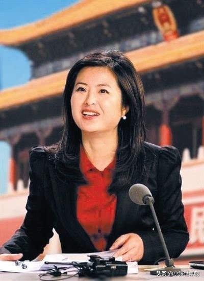 2015年，42岁的“央视名嘴”张泉灵辞职后，带着147万存款，前往上海与一名8