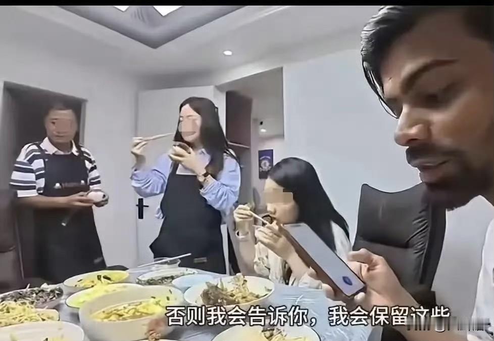 印度穷游哥：我连牛肉都敢吃！
最近，一名印度旅行博主再次来到中国旅游，一路上受到