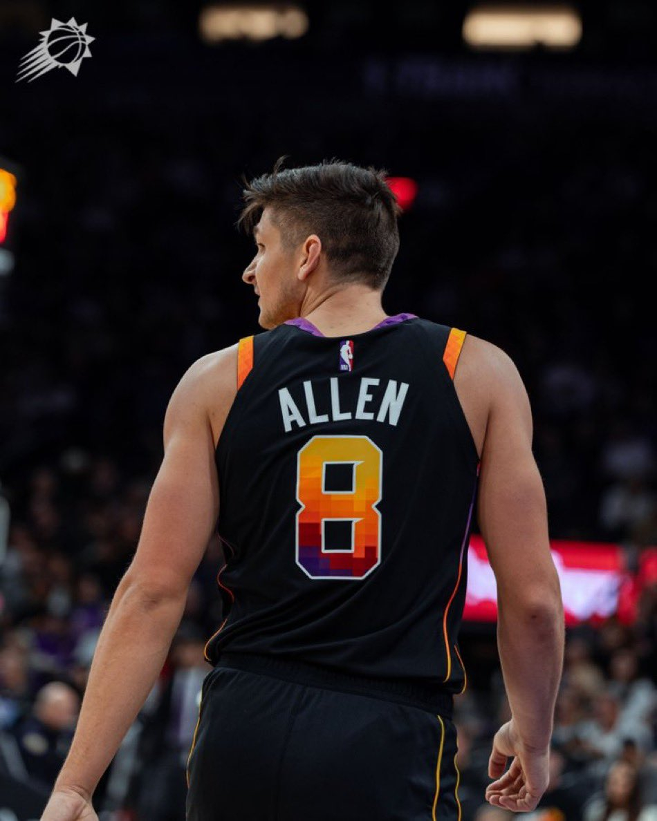 太阳队目前在联名三分球出手次数排名第3，共出手307次（场均43.9次），37.