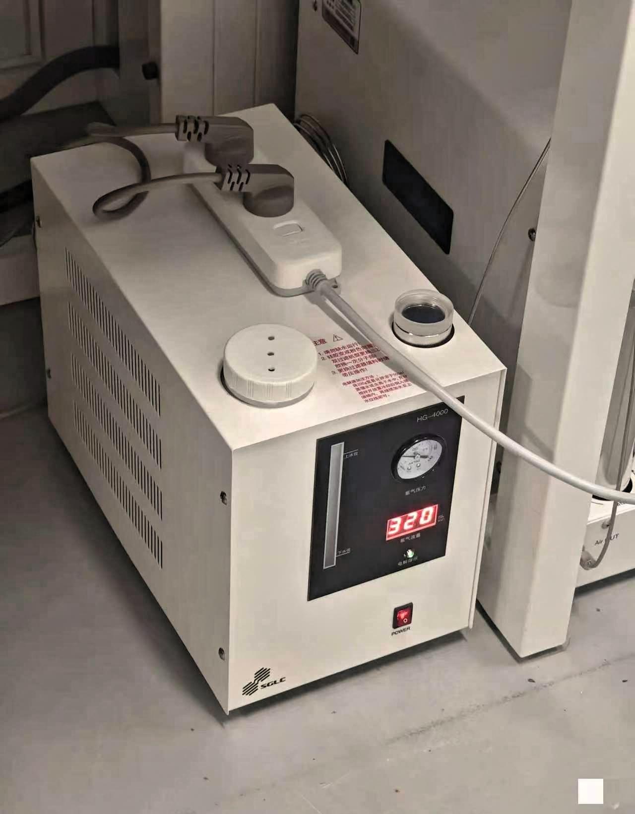 其实，他已经发现氢气泄露了，但是后面还是出事了！

重庆大学一实验室在开展镁锂合