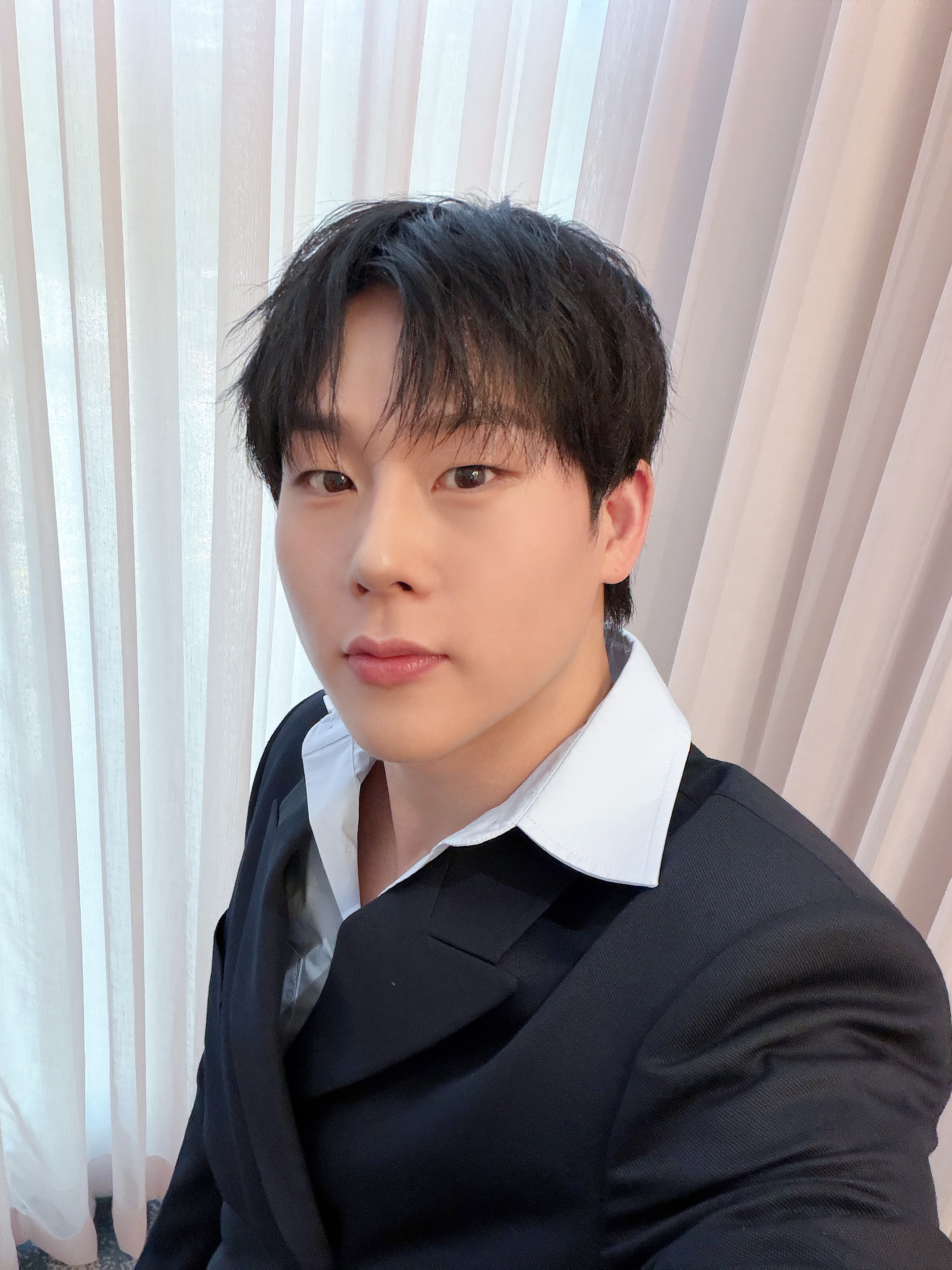 260623 官X更新 周宪相关[📸]260623 Netflix 恋爱实验室