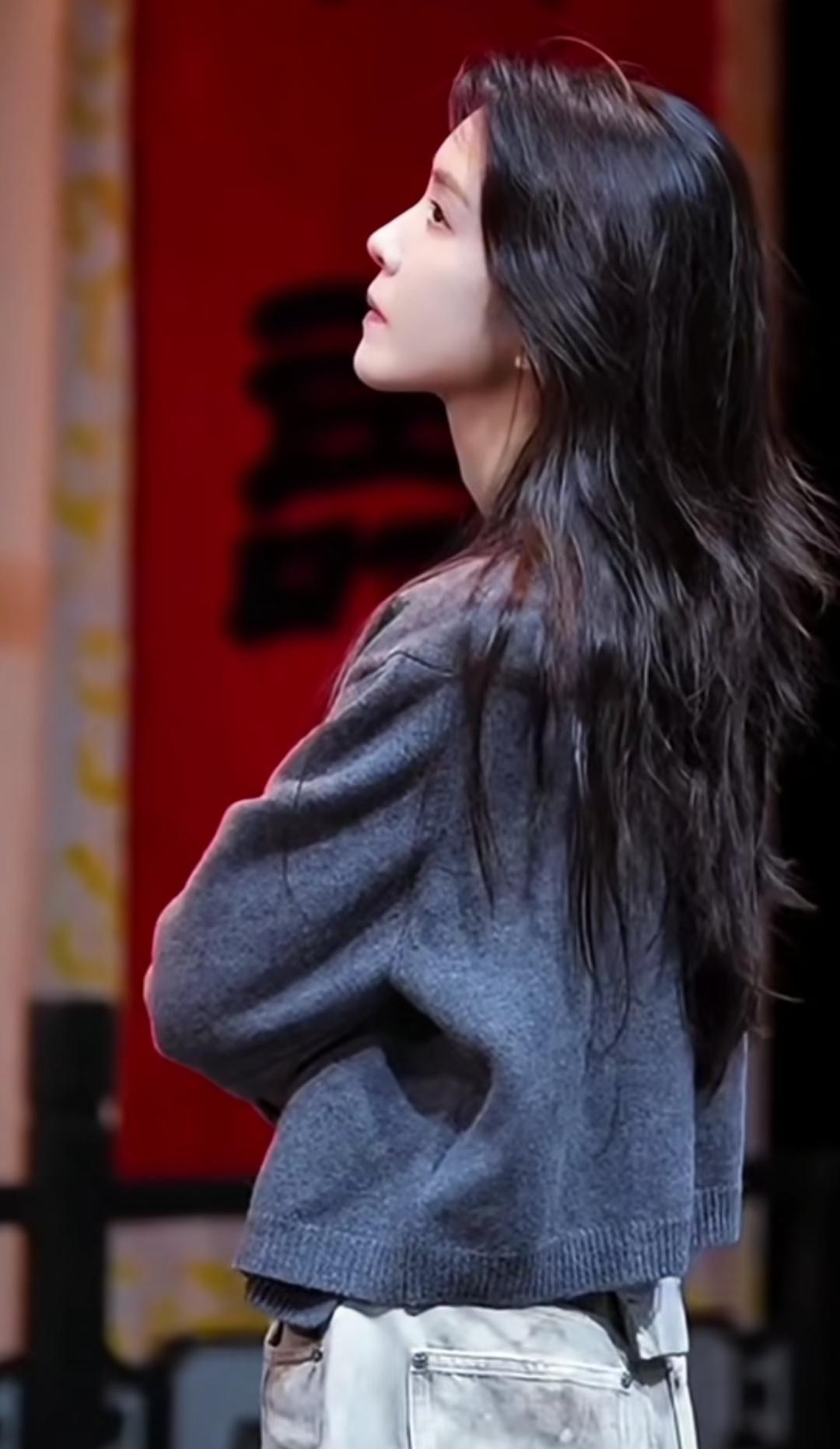 无人兜底的人生和要强的性格，造就了你看起来什么都可以，什么都难不倒的模样，于是老