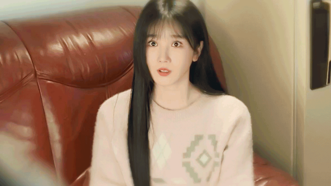 陈小纭新剧人设白切黑  饰演的沈夏，如同小说中走出的白切黑女主，温柔的外表下藏着