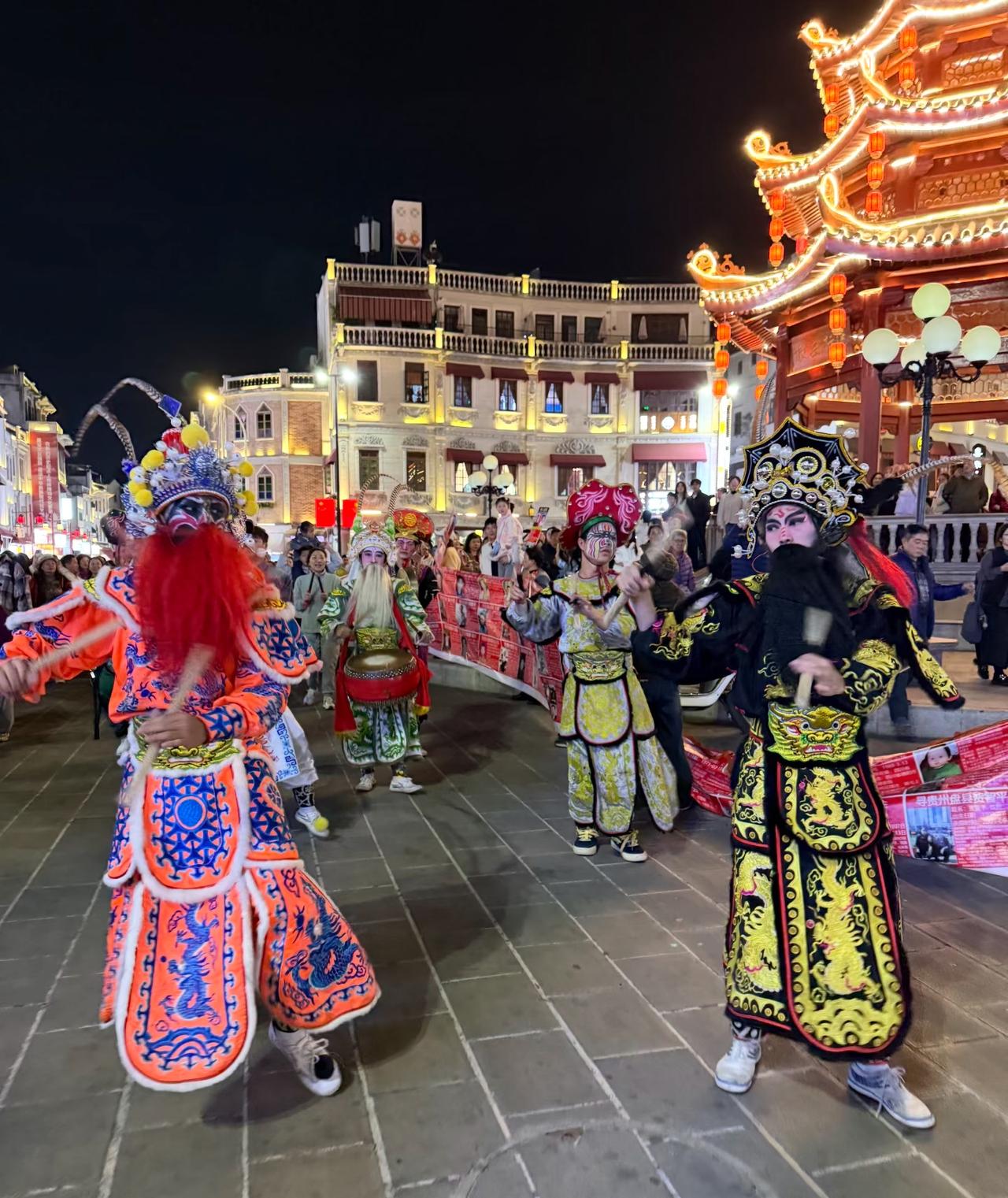 今年全国各地游客把潮汕挤爆，汕头能否借东风扭转GDP不断下滑趋势？