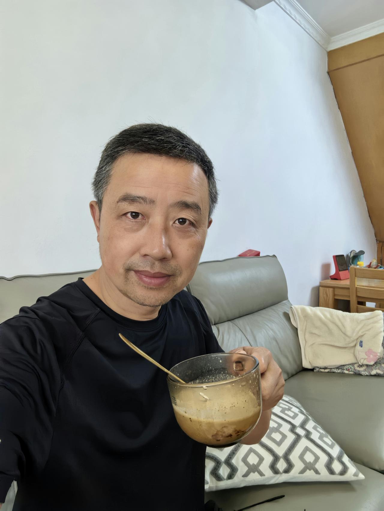 今天是我戒酒的第350天，距离满一整年只剩15天。看着这个数字，我心里挺高兴，我