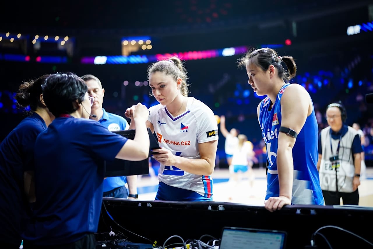 2026年世界女排联赛第一周南京站：中国女排0-3不敌捷克女排（20-25，20