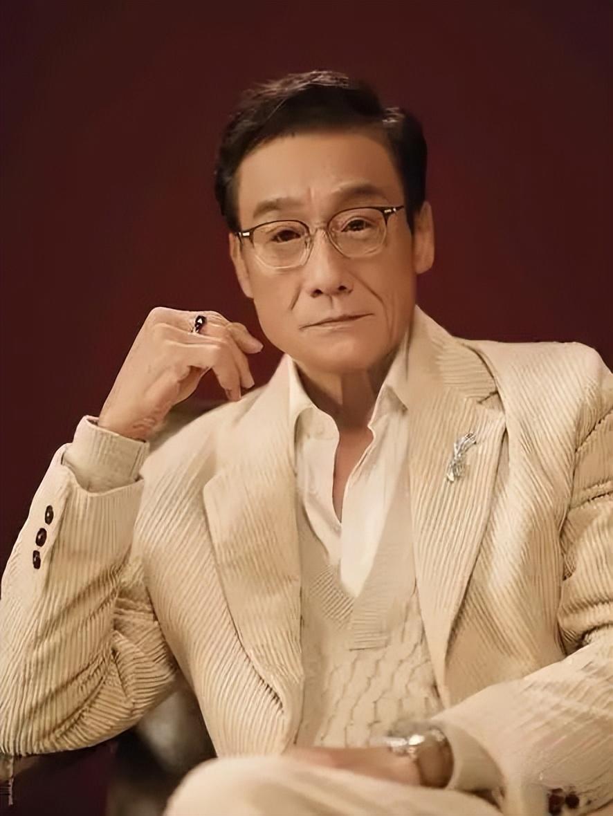 昨晚金像奖炸了！68岁梁家辉第五次封帝，90后廖子妤爆冷拿影后。最狠的是 《风林