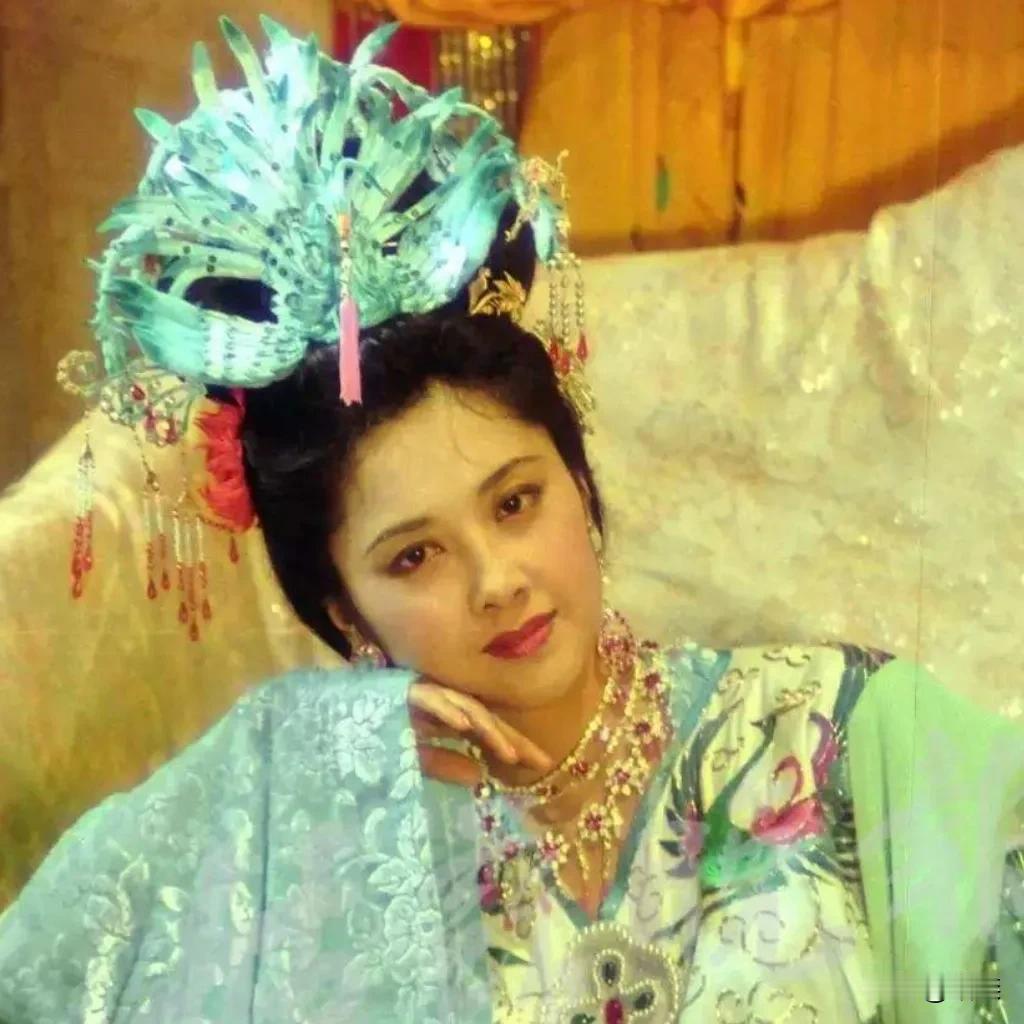 西游记原著里的女儿国，恐怖程度不逊于狮驼城，根本不是人间仙境。
唐僧师徒路过通天