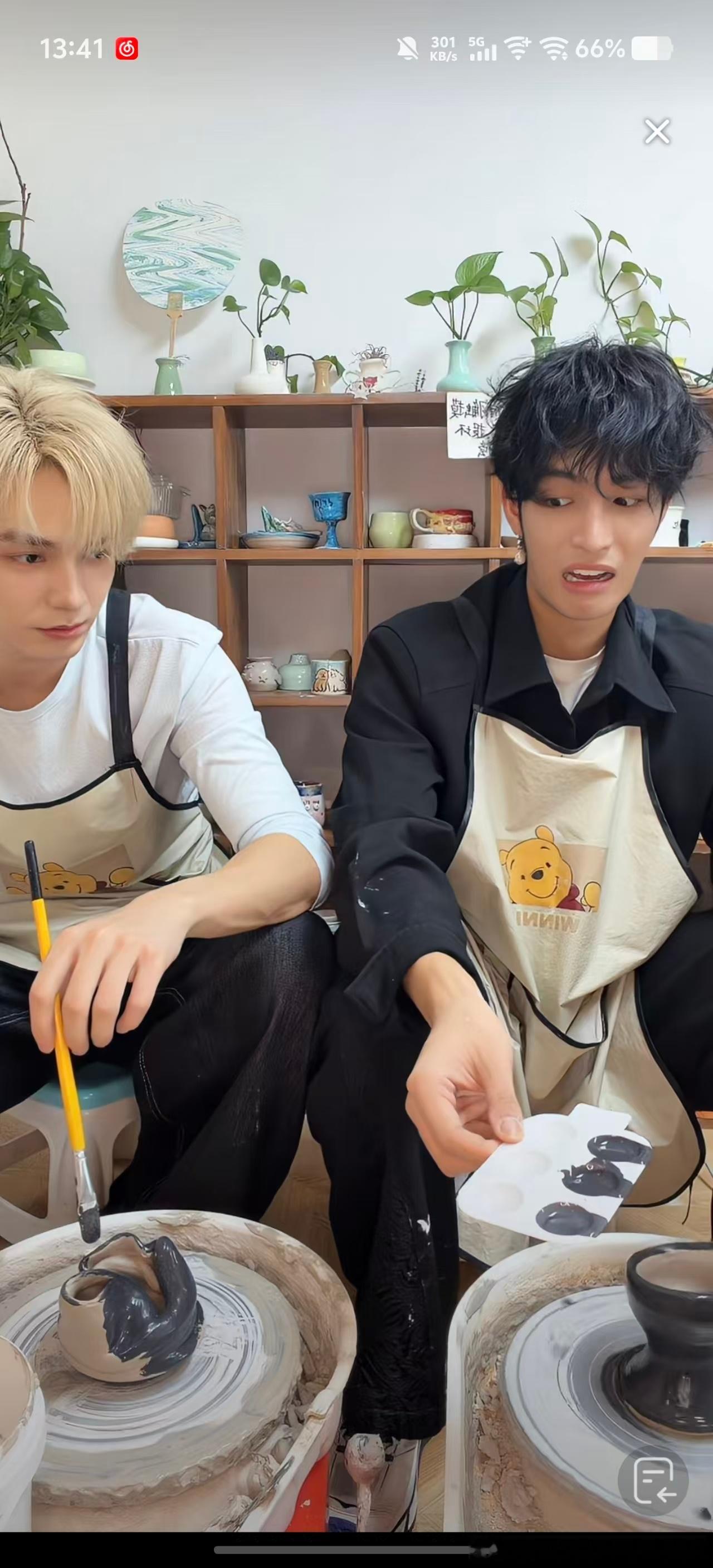 希朝相伴  🧡💛  希朝99 哈哈 希希这是做了个啥来看 朝朝嫌弃的小表情希