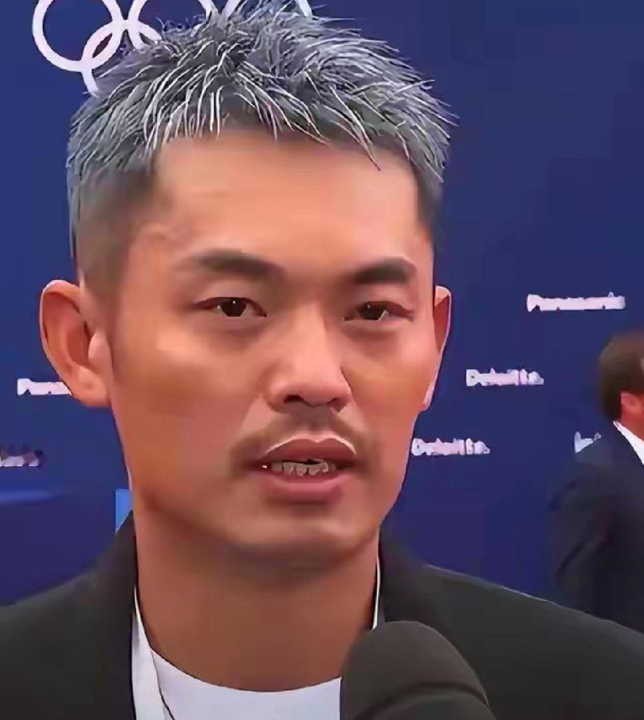 林丹不再沉默！移民谣言彻底辟谣，与岳母特殊关系令人意外
 
    林丹曾因婚内