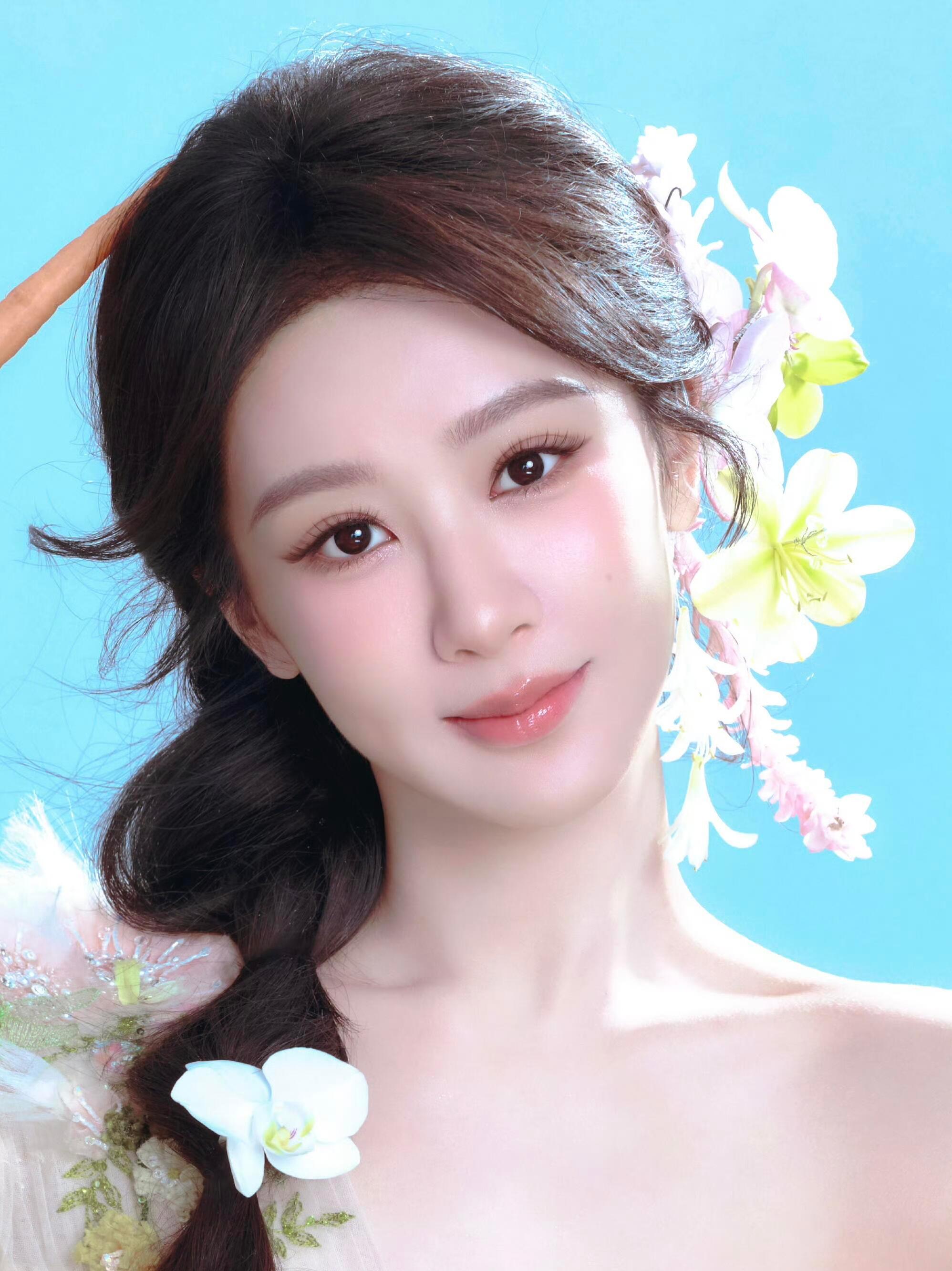 杨紫在家也得偷偷点外卖 哎哟喂，杨紫这偷点外卖的流程也太真实了吧！假装拿袋子、趁