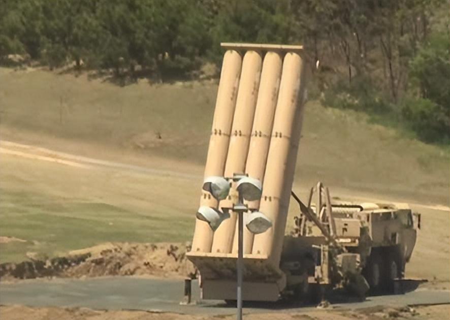 特朗普这次在中东栽了个大跟头,犯了好几个致命错误。
最大的失误就是小看了伊朗。他