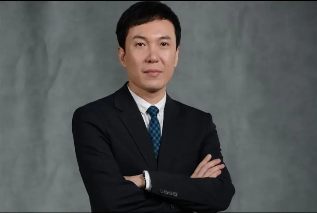 60后新疆铁板球迷写给新疆广汇俱乐部董事长的一份公开信 尊敬的新疆广汇俱乐部郭舰