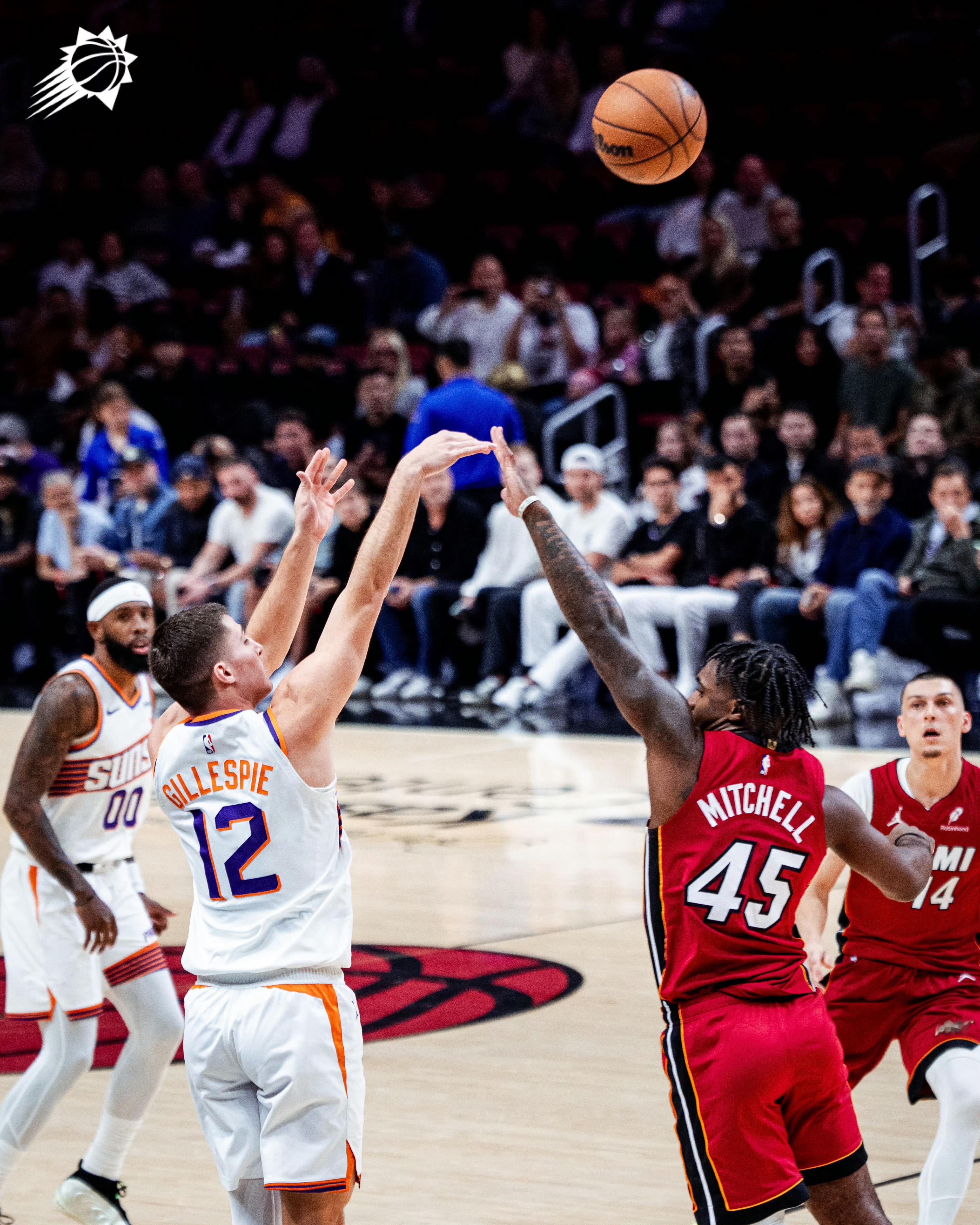 罗伊斯-奥尼尔和吉莱斯皮是nba历史上第二对能在赛季前半段就能以41%➕命中率投