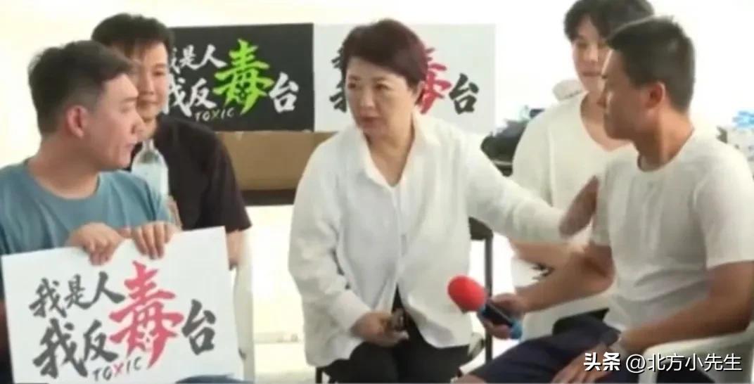 台中市长卢秀燕、基隆市长谢国梁今天赶赴台北市探视在凯道进行绝食静坐抗议的台北市议