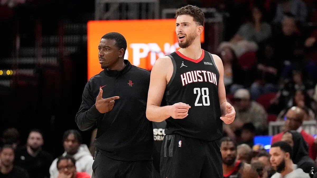 今天的申京出战32分钟贡献26分13篮板11助攻2抢断3盖帽投篮9/13，三分1