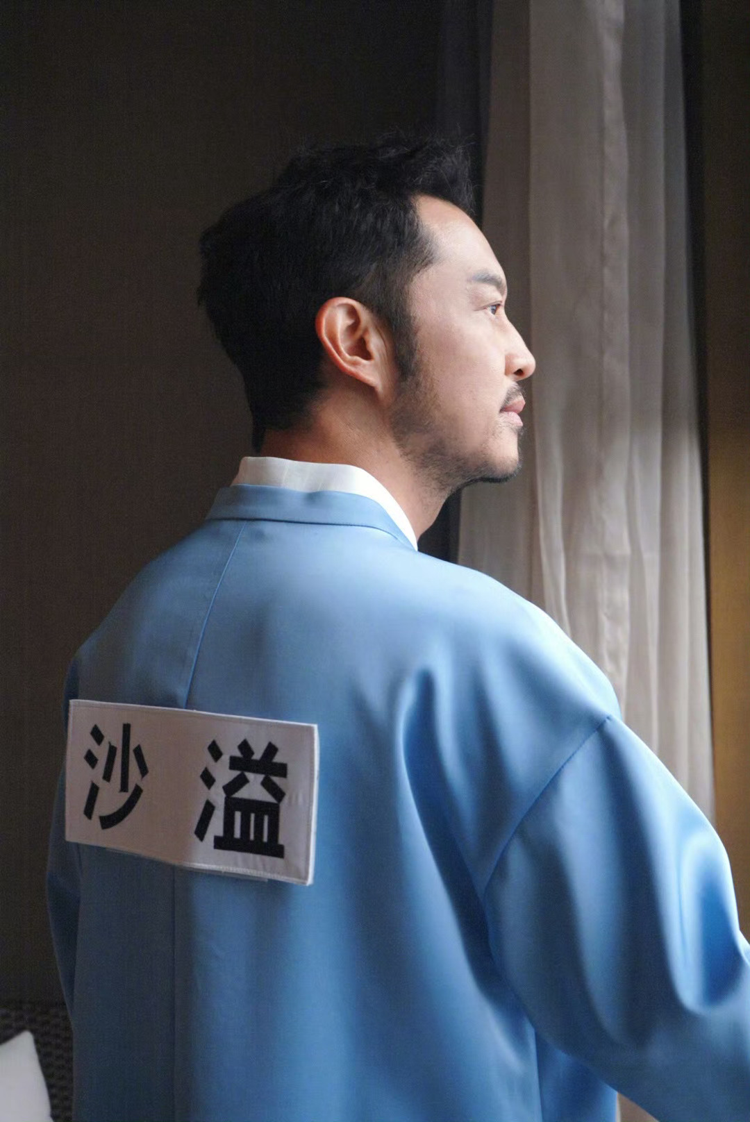沙溢一个不注意就要白回去在节目里，沙溢一边和嘉宾们斗智斗勇，一边还要“严防死守”