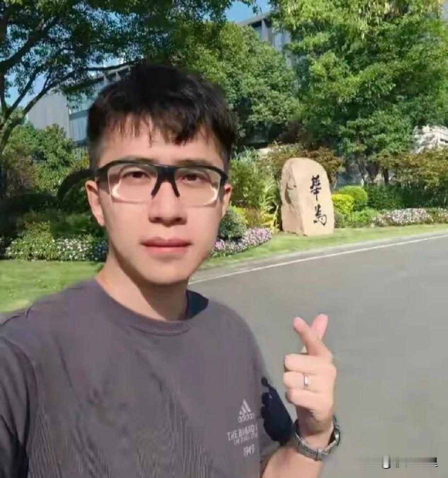 华为天才少年放弃百万年薪回乡卖玉米：一天只赚10块，却活得无比心安 

拿到华为