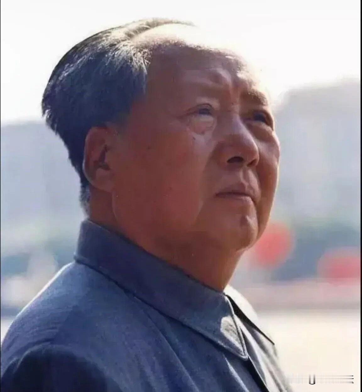 美学者斯威奇认为，毛主席被外界视为“错误”的行为，对于他领导下的人民来说正体现为