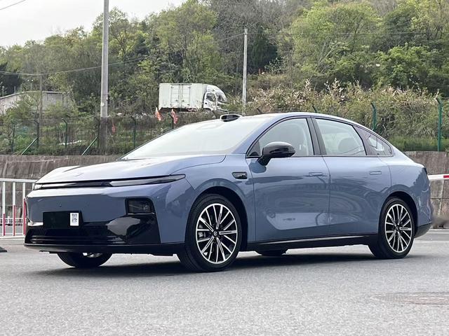 9.88万入零跑B01准新车？二手车行情实测+个人避坑指南
最近帮朋友参谋二手车