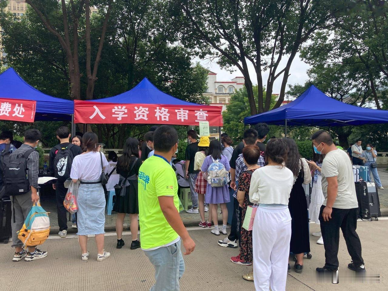 又到大学开学季，一些公办大学每年学费进账几千万甚至上亿，这么一大笔钱，学校是不是