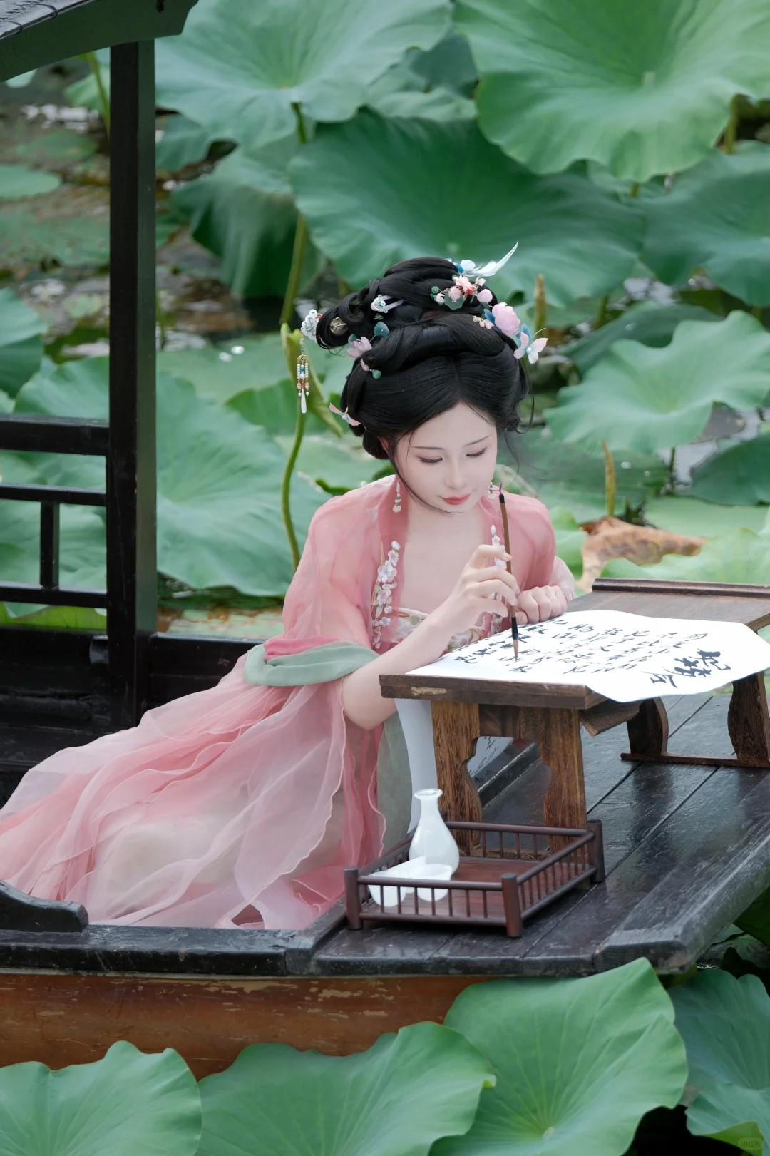 扬州荷花汉服拍照/乌篷船拍照/位置分享