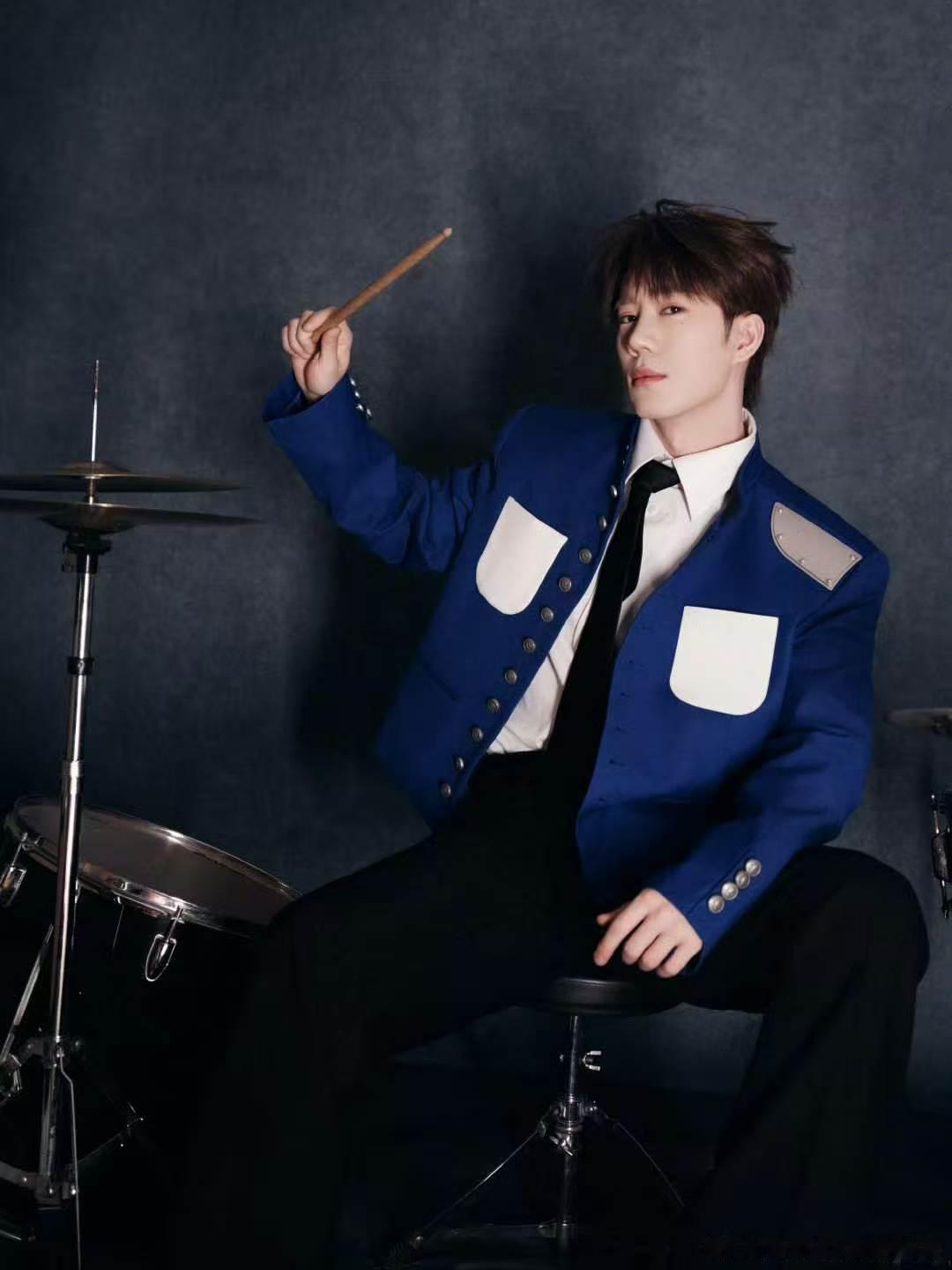 鹭卓余宇涵同一天生日鹭卓比余宇涵大11岁超燃青春的合唱 太奇妙的缘分，鹭卓和余宇