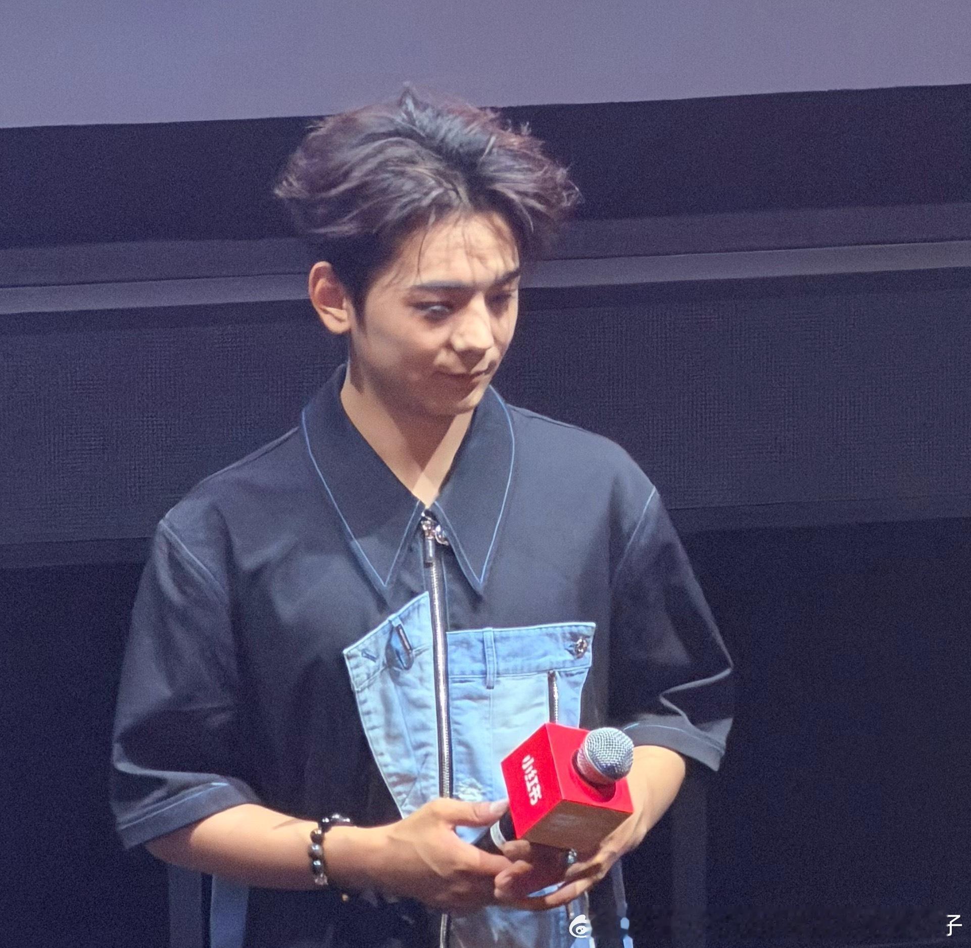 丁真丁真新电影梦寻苏毗女儿国 晨光文具祝贺丁真珍珠主演的梦寻苏毗女儿国上影节展映