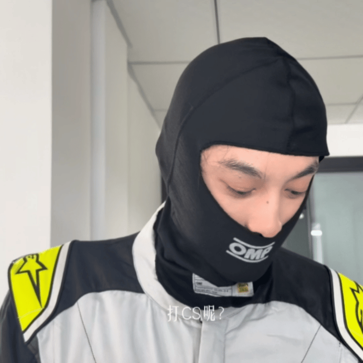 这是缩头还是瘦脸特效啊，是不是开太大了[哆啦A夢害怕] ​​​