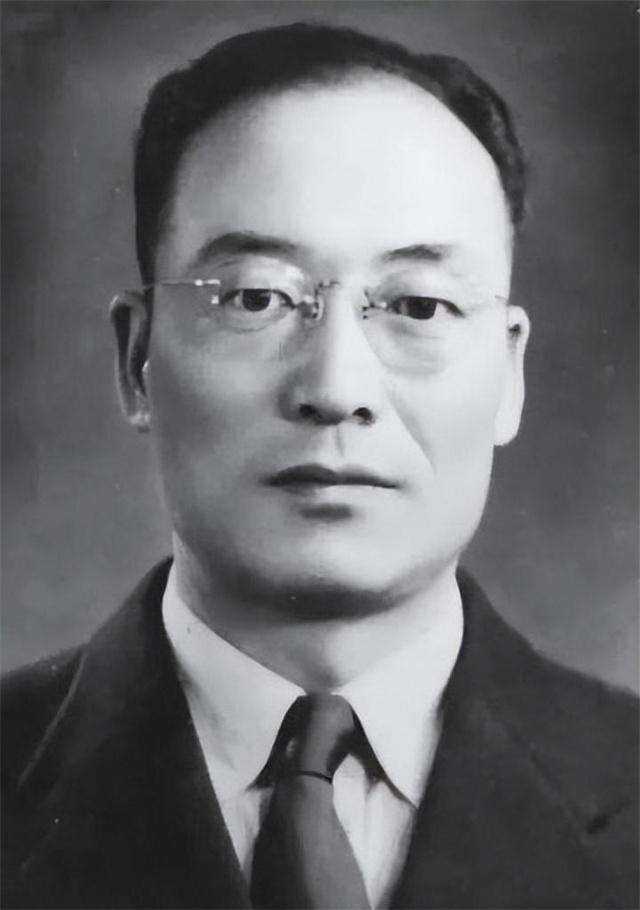 1930年5月，冯军袭击火车站围困蒋介石，一支部队犹如神兵将敌人击退，蒋介石得知