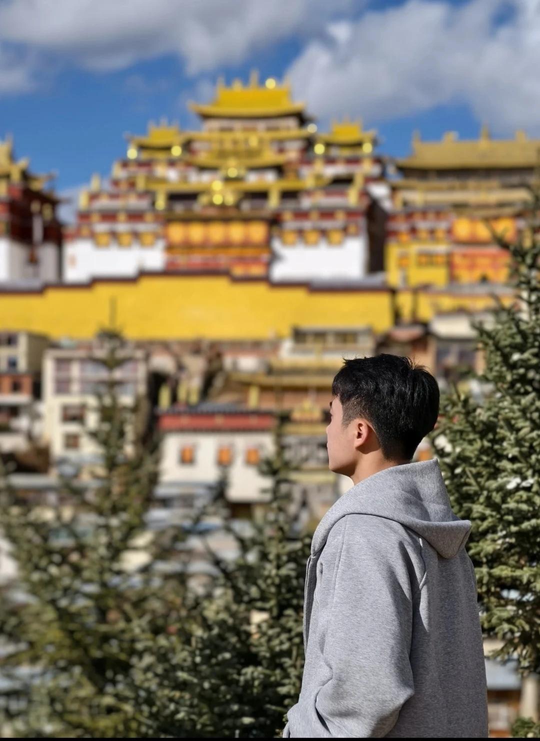 放假旅游那真是花钱买罪受，真的不如自家沙发和床舒服