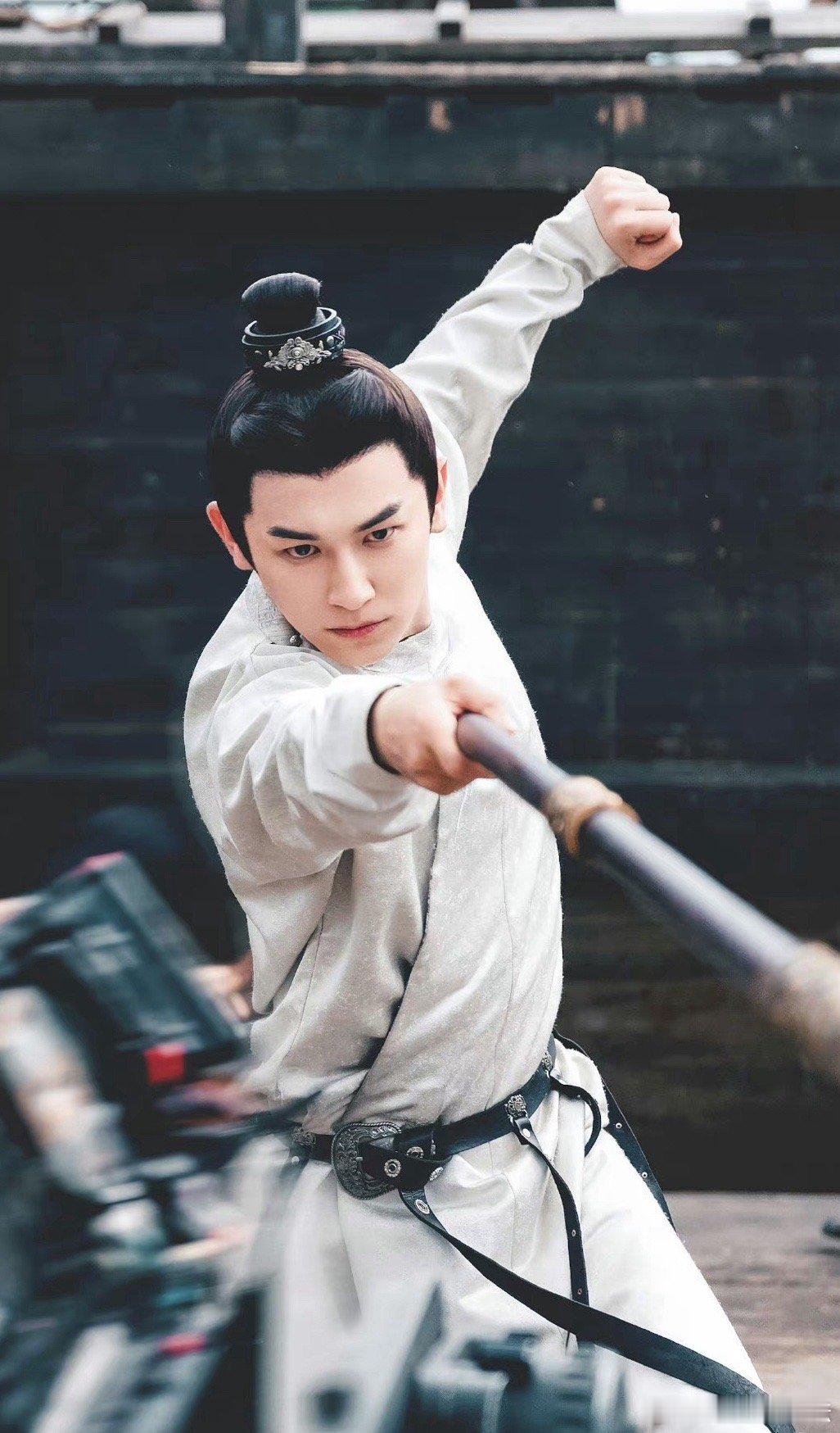 #收手吧 外面都是卢凌风#卢凌风这个打戏，谁看谁不喜欢，真的特别帅气，非常酷飒，