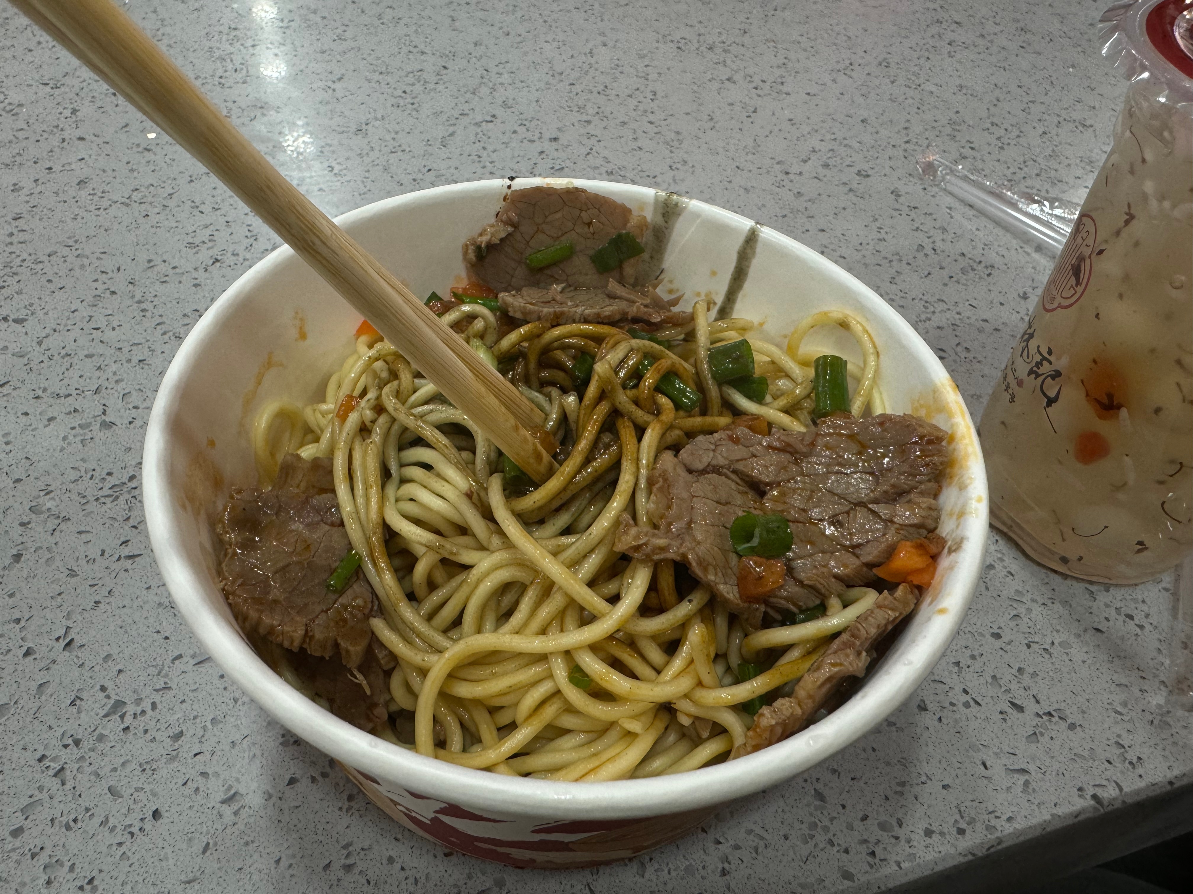 热干面还有肉啊！？ ​​​