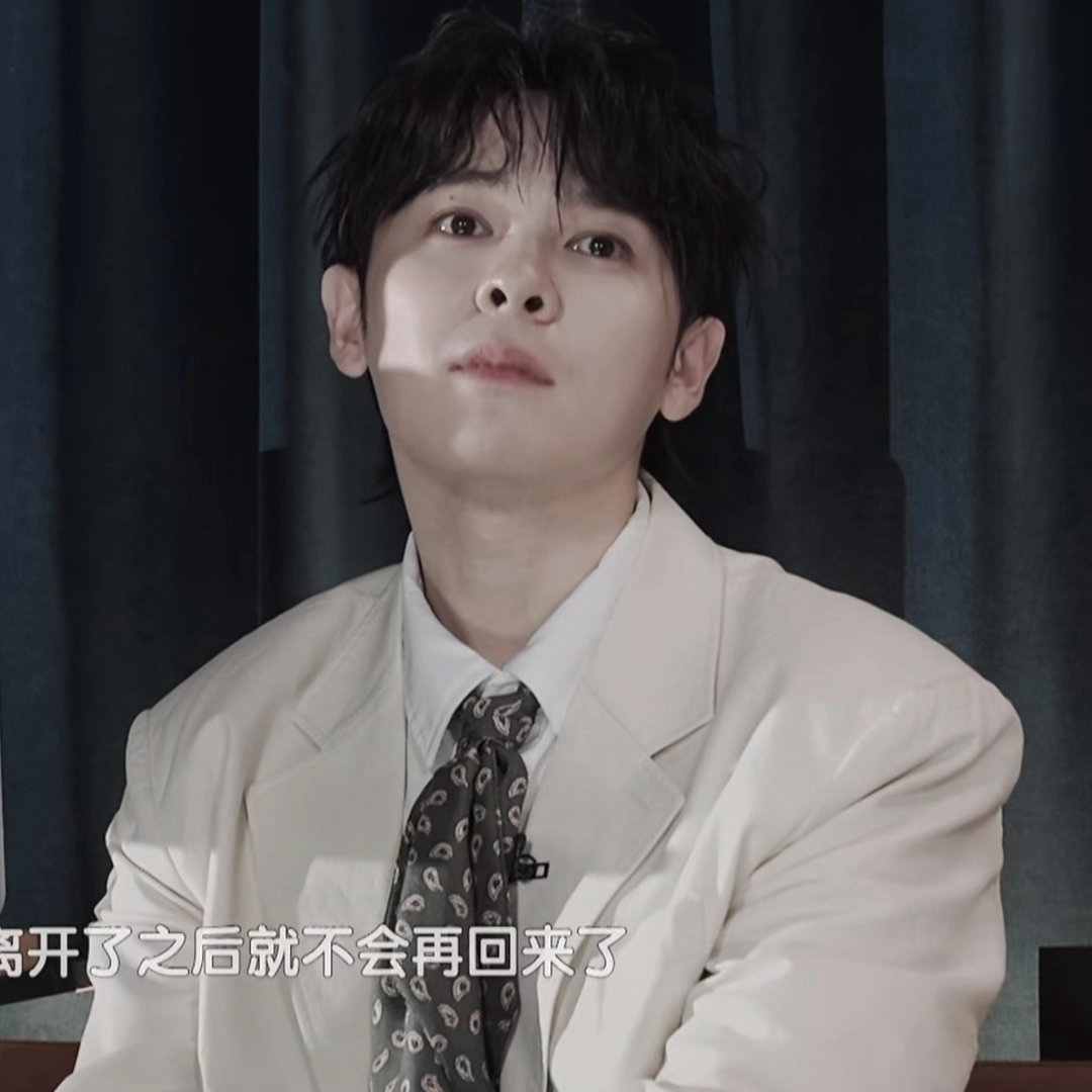 尤长靖好漂亮的高音沉浸在《如果你也这样过》的舞台之中，歌声接住无数成年人的心事，
