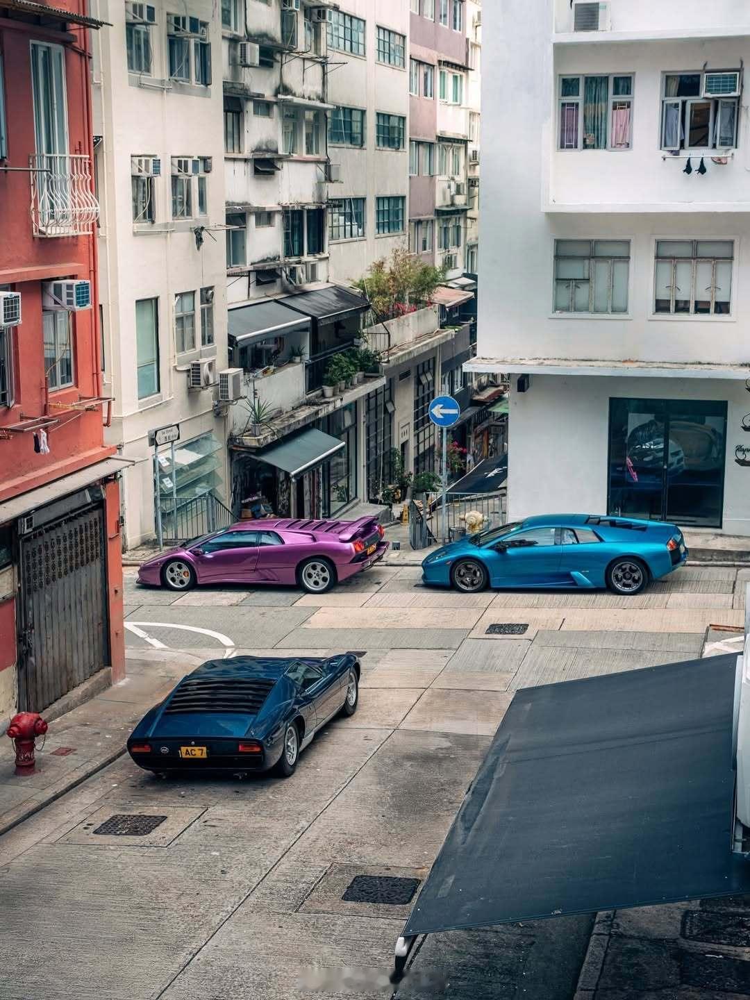 ClassicCars lamborghini diablo miura mur