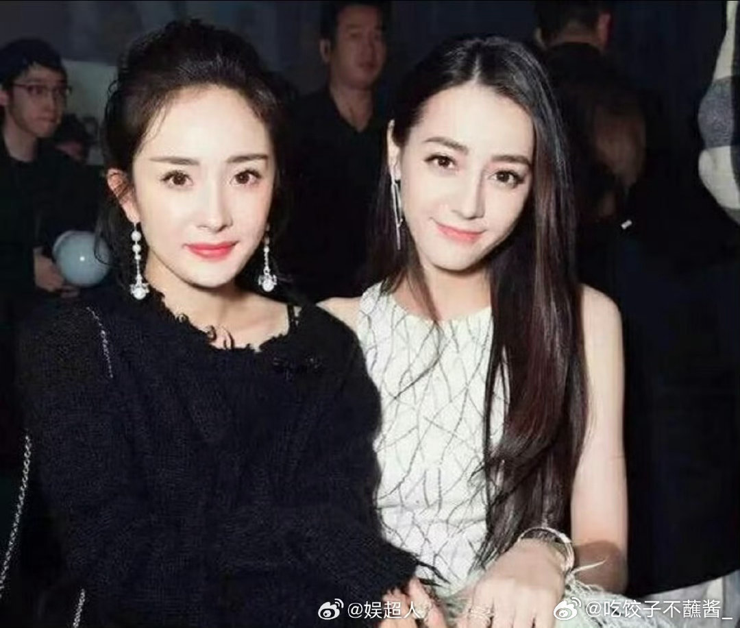 杨幂连续6年为迪丽热巴庆生㊗️两位大美女友谊长存