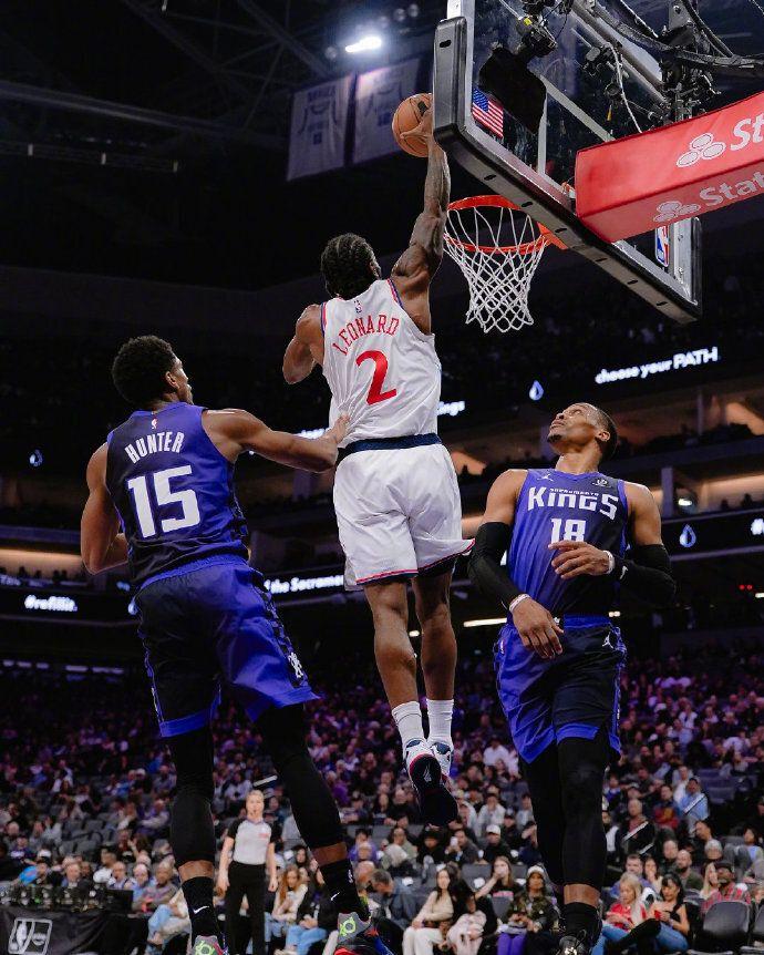 伦纳德31分也救不了快船！
交易后首战险胜国王3分，却也暴露出重建最大隐患
快船