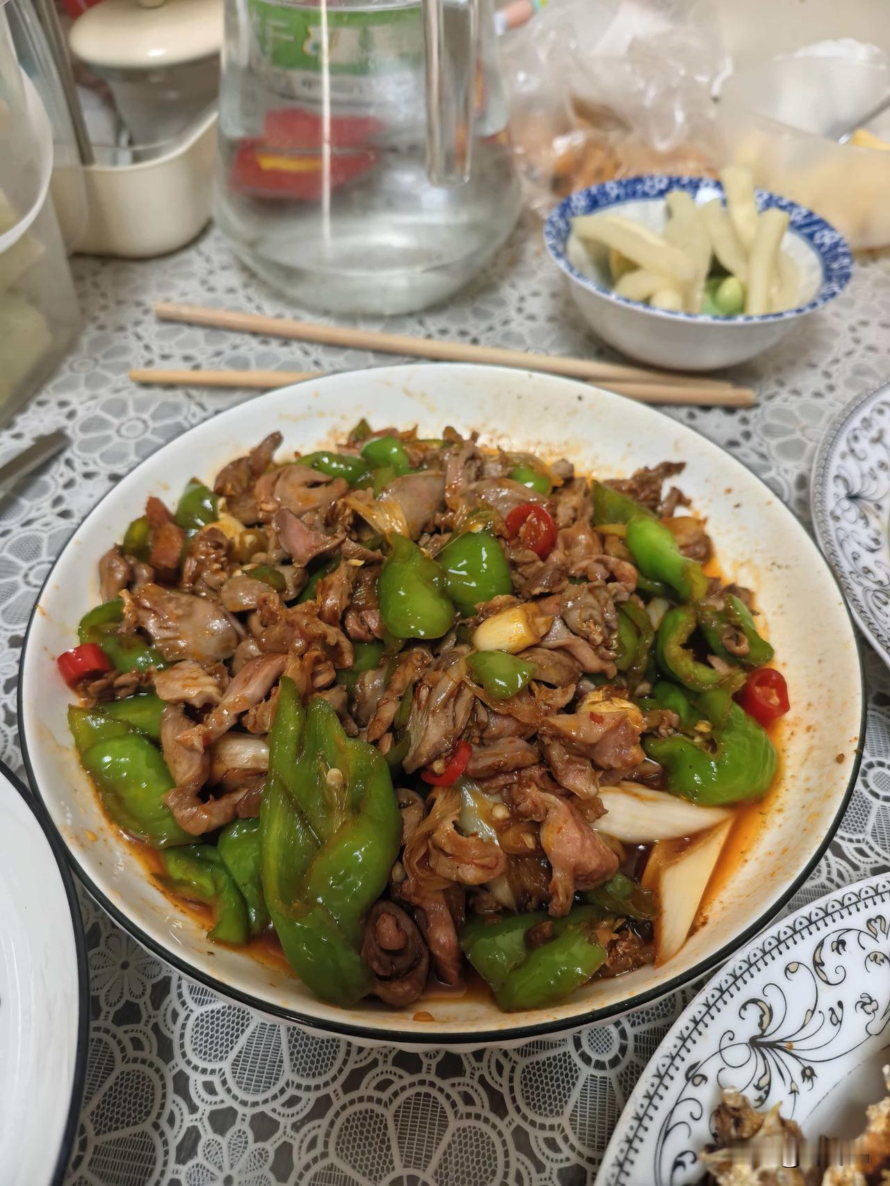 五一长假第2天 在家躺吃躺喝
    小马五一要值两天班，今天休息正好又说天气预