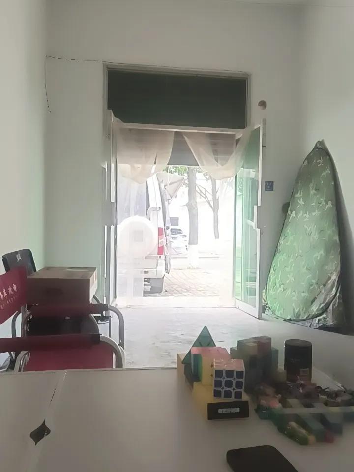带娃房车旅居避暑，至善之养生乃知足自在
三伏时节的西安，俨然是个十足的蒸笼。
白