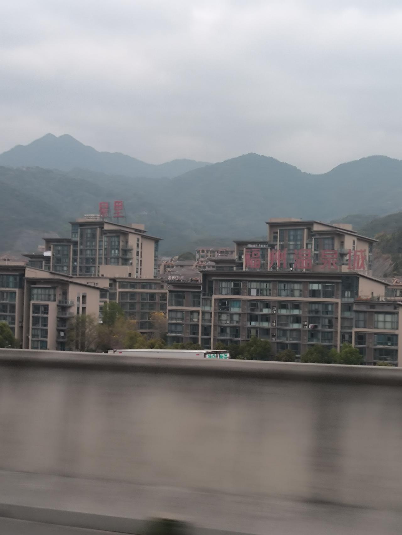 越来越临近高考，其实无论是女儿还是作为家长的我们都是有些紧张的，虽说女儿基础不错