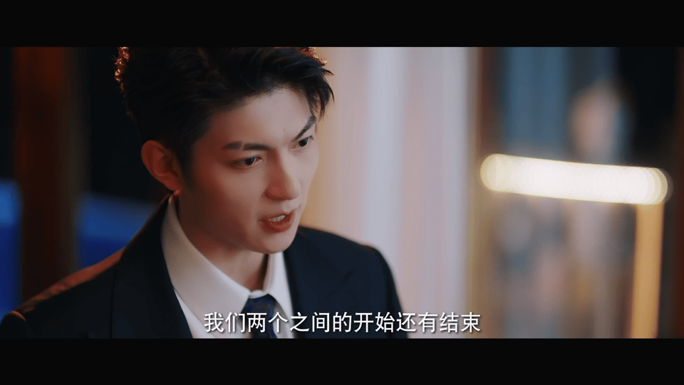 樊治欣新剧顶着疯批脸做裙下臣 谁还没被樊治欣新剧《季雨倾城》蛊到！断眉季知节气场