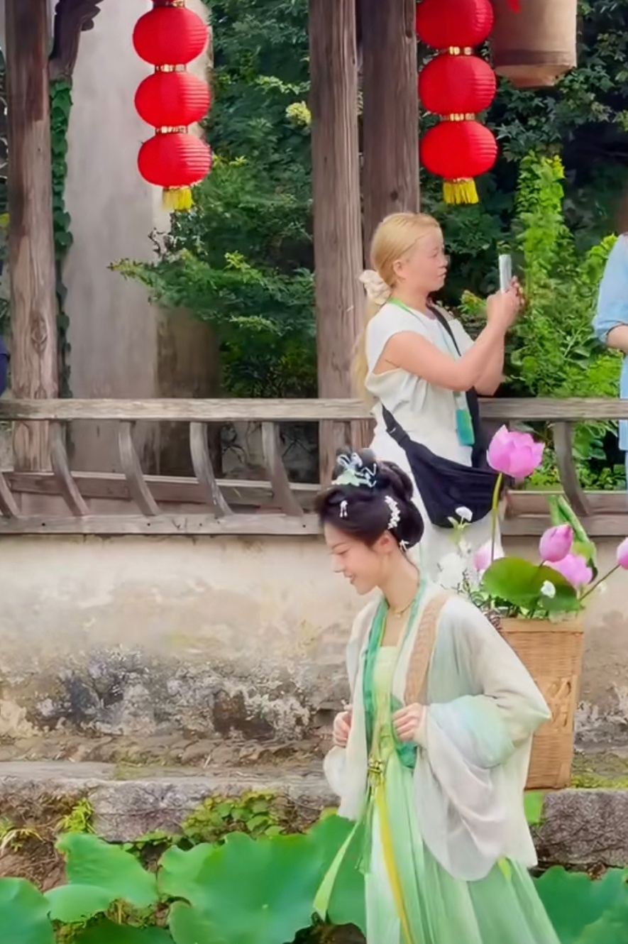 赵今麦《一念江南》楚听雨路透，清新明媚少女感十足！！