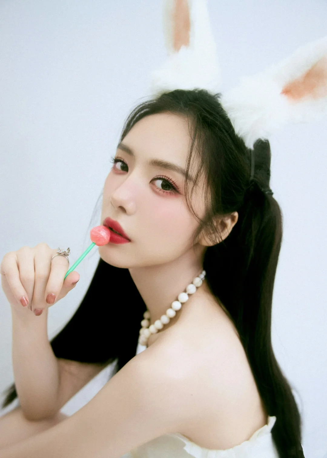 为蔡文静化的纯欲小白兔妆 你好星期六