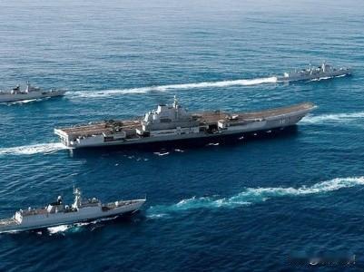 以前咱们家海军实力太弱，海上防御能力有限，美国仗着航母优势，频繁派舰机穿越台海秀