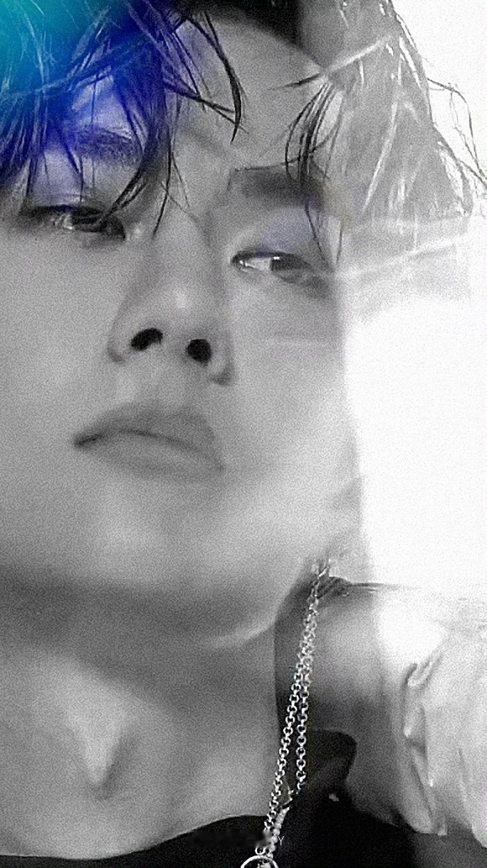 来感受王一博超强的时尚感cr:logo 