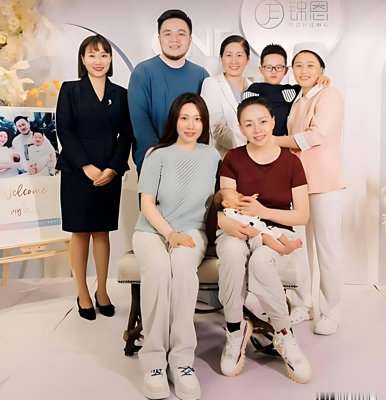 指纹能开门。
宋丹丹的指纹，就留在儿子巴图的锁上。
七十岁老太太，怕什么？
怕那