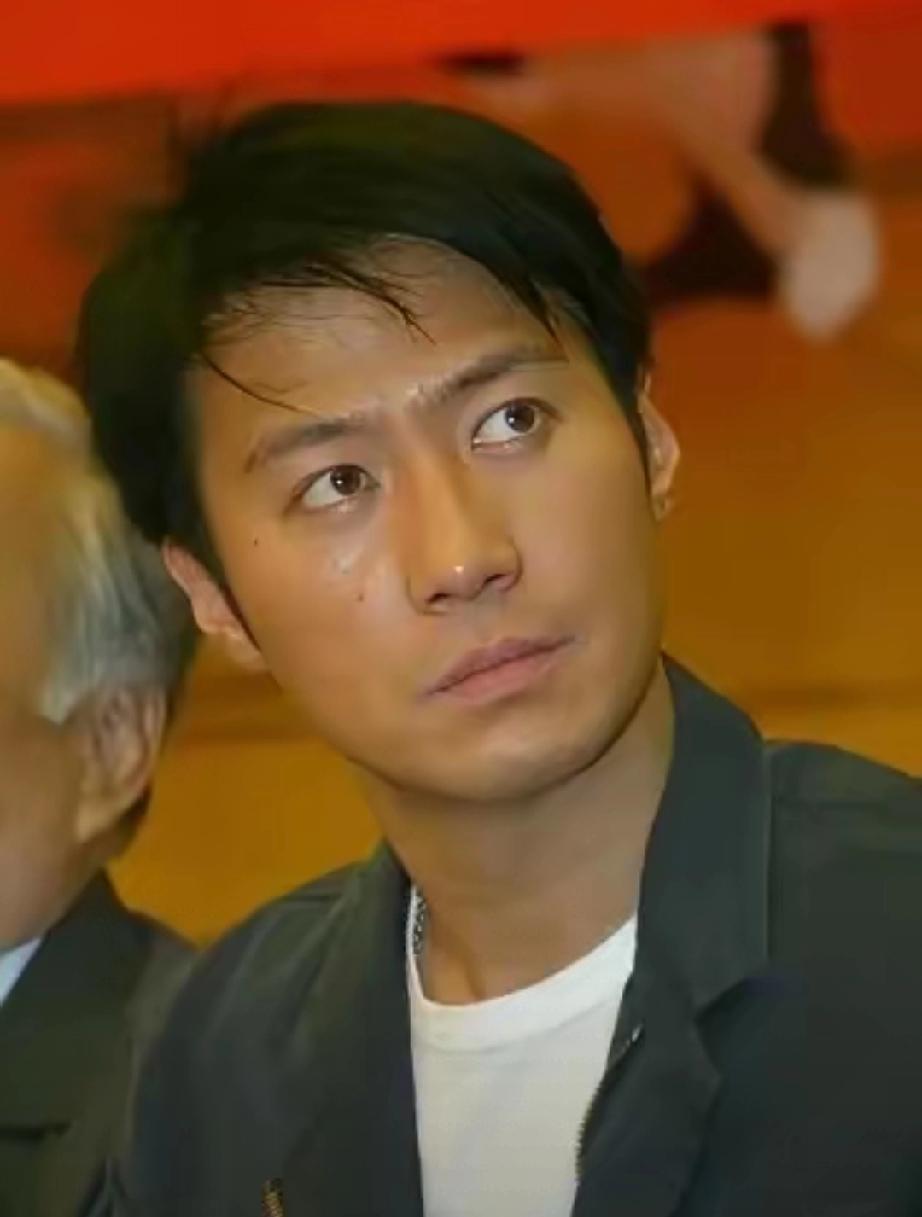 都说黎明是亚洲第一帅哥？不少人觉得周里京年轻时颜值更胜一筹
      
   