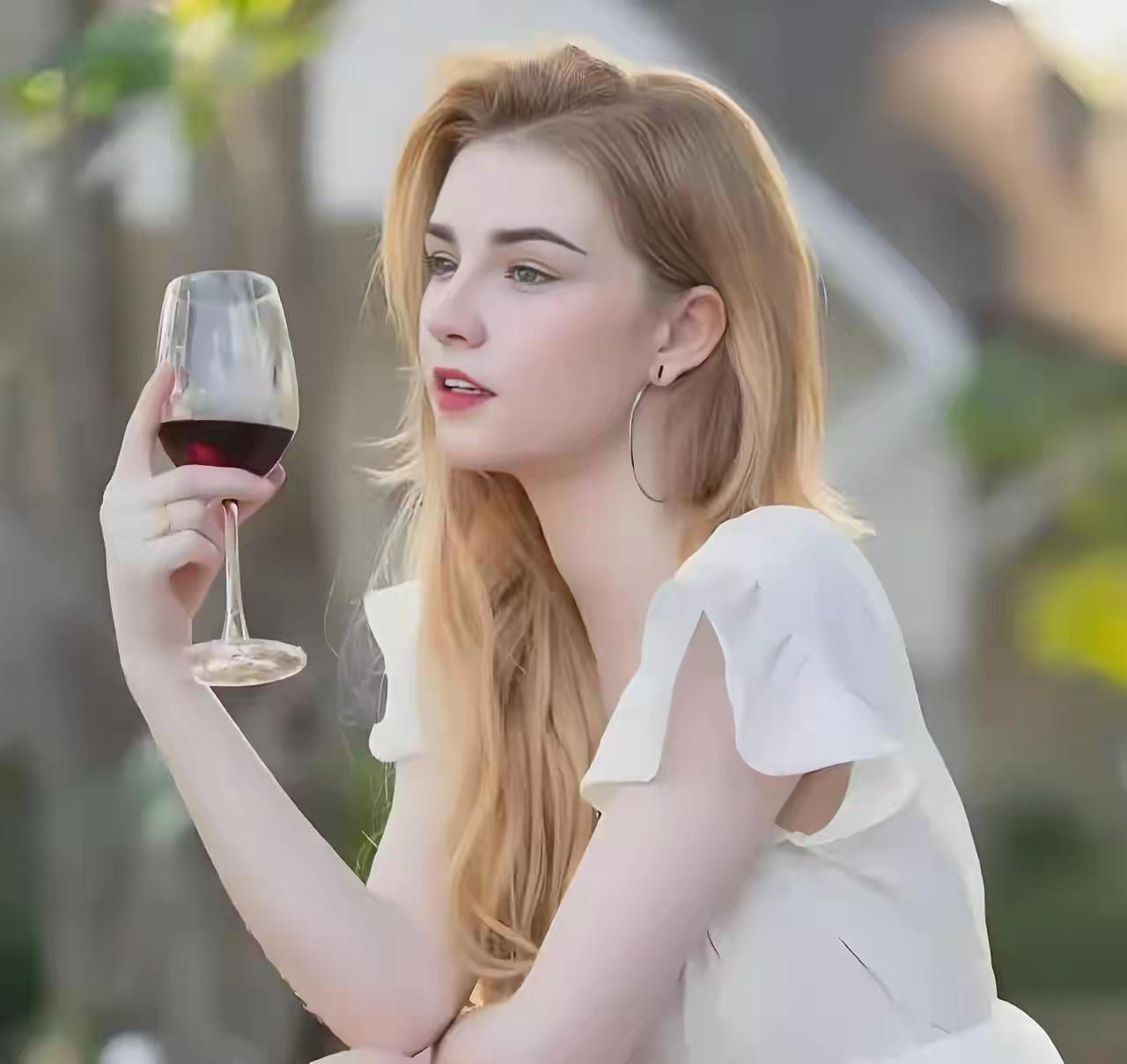 Vard，是爱尔兰与泰国血统交织孕育出的一颗耀眼明珠