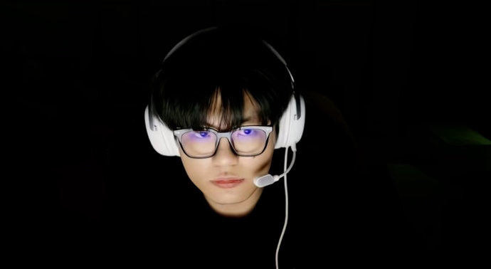 whzy[超话] 小众氛围感ins风男生头像 ​​​